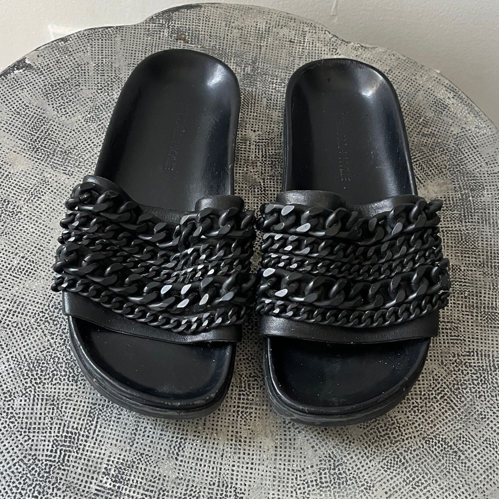Kendall + Kylie Shiloh chain link slides Black sz 5.5